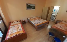 Penzion A Chatový Camp U Np Podyjí