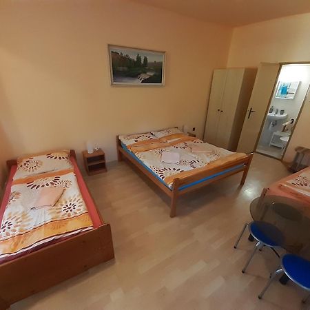 Hotel Penzion a Chatový Camp Havraníky u NP Podyjí Pokoj fotografie