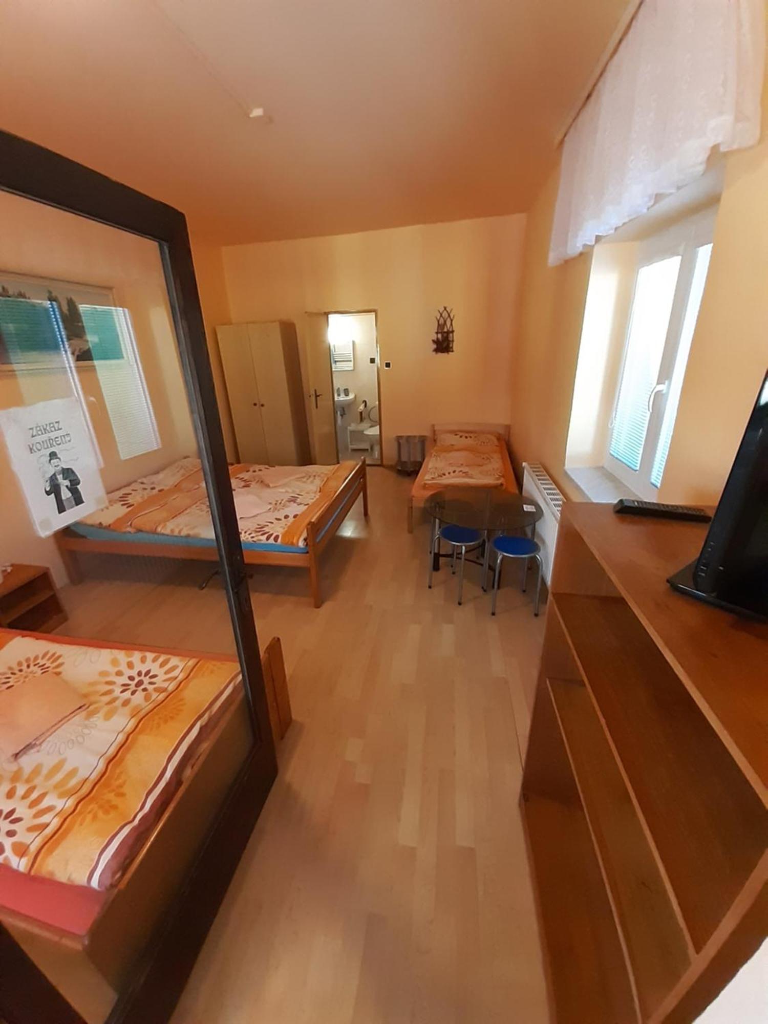 Hotel Penzion a Chatový Camp Havraníky u NP Podyjí Pokoj fotografie